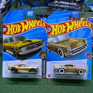Hot wheels Gold '67 Camaro & 57 Chevy Bel Air Set